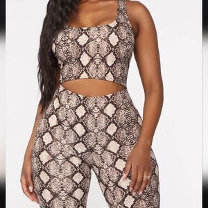 NWT Fashon Nova Viper Room Snake Jumpsuit. Brown XL